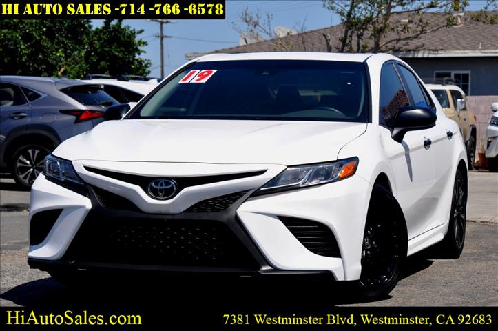 2019 Toyota Camry SE