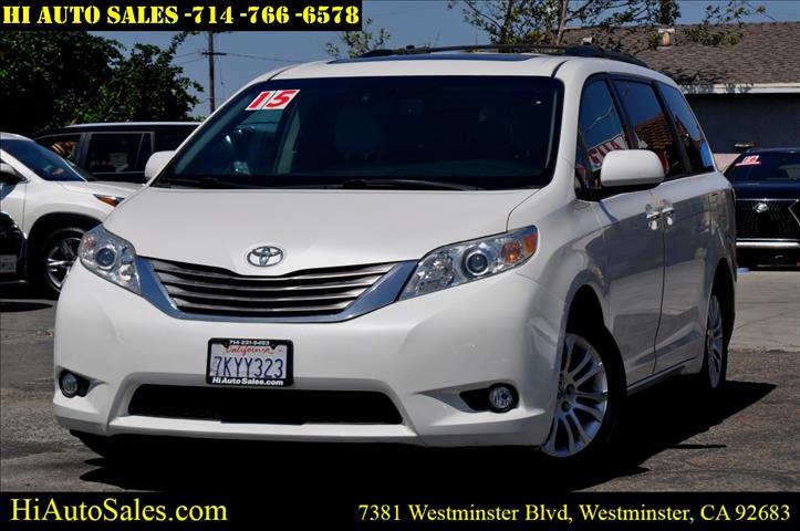 Pearl White 2015 Toyota Sienna Minivan Front-Wheel Drive Automatic