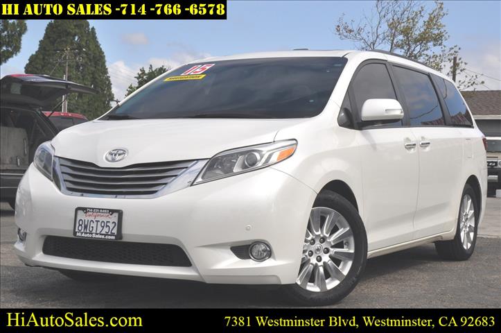 2015 Toyota Sienna Limited V6 7-Passenger's photo
