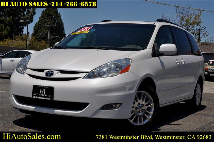 2008 Toyota Sienna XLE's photo