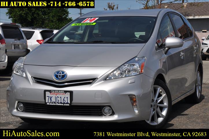 2014 Toyota Prius v Five
