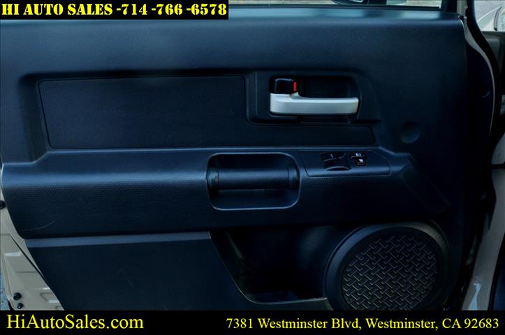 2008 Toyota FJ Cruiser Base - Photo 11