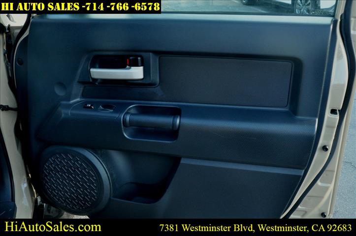 2008 Toyota FJ Cruiser Base - Photo 14